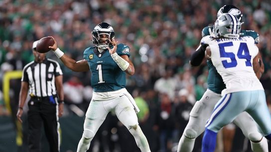 Cowboys-Eagles season opener halted by lightning delay (NFL)