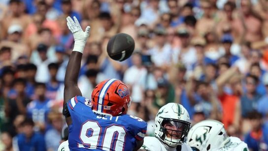 Florida DT Brendan Bett issues apology for spitting on foe (College Football)