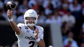 Brendan Sorsby throws for 3 touchdowns as Cincinnati beats Bowling Green (College Football)