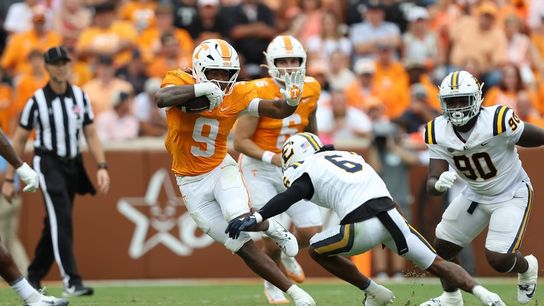 No. 22 Tennessee sets program scoring record in win vs. East Tennessee State (College Football)