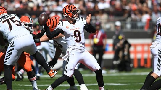 Late INT, missed FG enable Bengals to hold off Browns (NFL)