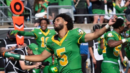 No. 4 Oregon revs up offense for first road test at Northwestern (College Football)