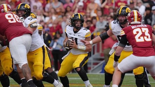 Mark Gronowski, Iowa aim to ignite offense vs. UMass (College Football)