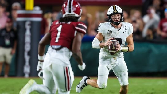 No. 11 South Carolina's QB hurt in upset loss to Vandy (College Football)