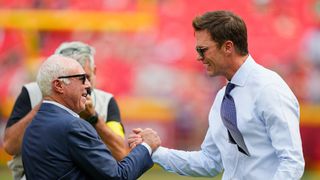 Antonio Pierce raises concerns about Tom Brady's dual role (NFL)