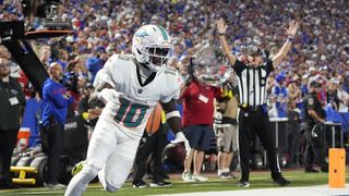 Dolphins’ Tyreek Hill (personal reasons) misses practice, still expected for Jets game (NFL)