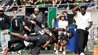 No. 6 Oregon crushes rival Oregon State ahead of Penn State showdown (College Football)
