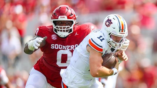 No. 11 Oklahoma records 10 sacks, stops No. 22 Auburn (College Football)