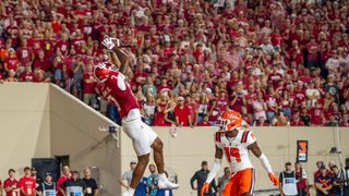 No. 19 Indiana smashes No. 9 Illinois behind 5 Fernando Mendoza TDs (College Football)