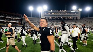 Rising programs No. 18 Vanderbilt, Utah State clash for first time (College Football)