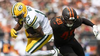 Report: Browns LB Carson Schwesinger has high ankle sprain (NFL)