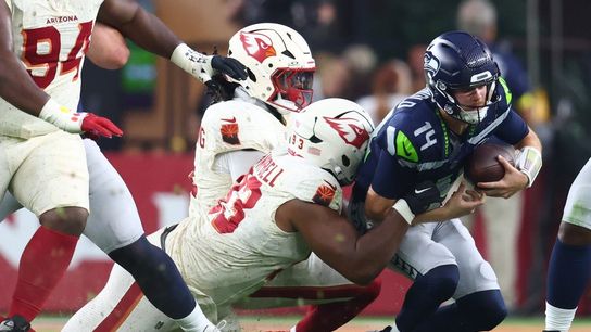 Seahawks survive Cardinals' late rally, win on last-second FG (NFL)