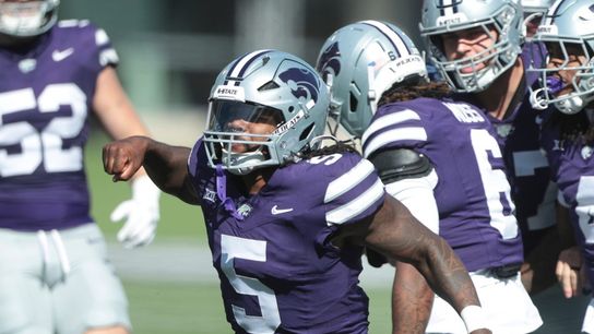 Kansas State forces three turnovers, rolls past UCF 34-20 (College Football)