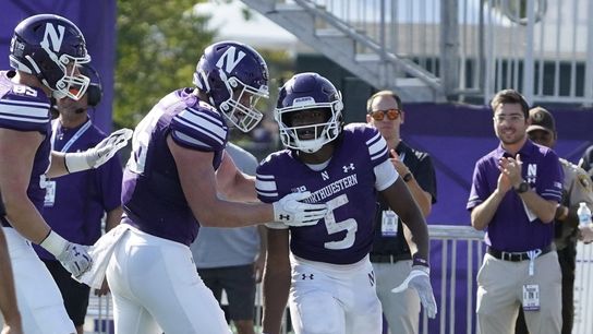 Caleb Komolafe helps Northwestern keep UCLA winless (College Football)