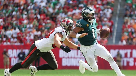 Eagles hold off Buccaneers charge to remain unbeaten (NFL)