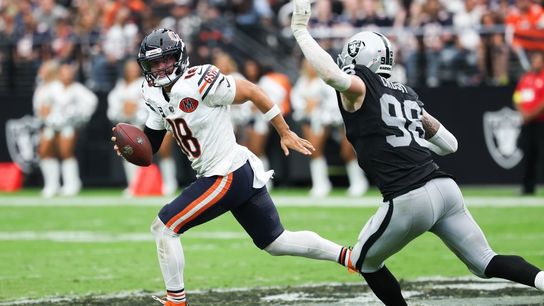Late TD, field-goal block lift Bears past Raiders (NFL)