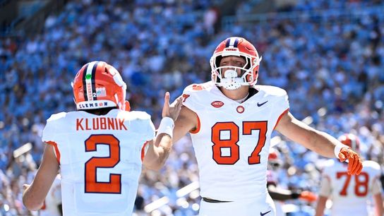 Cade Klubnik throws 4 touchdowns as Clemson blows out North Carolina (College Football)