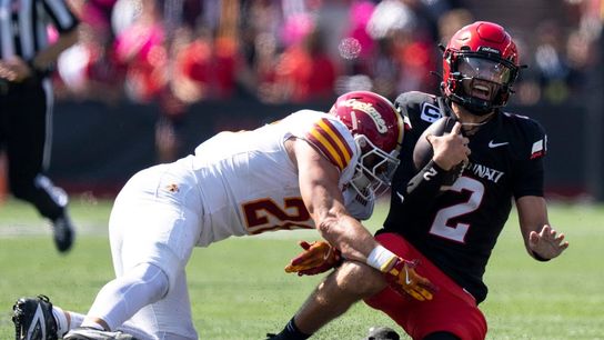 Cincinnati hands No. 14 Iowa State first loss (College Football)