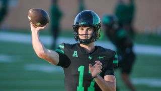 UNT's Drew Mestemaker sets conference record with 608 passing yards (College Football)