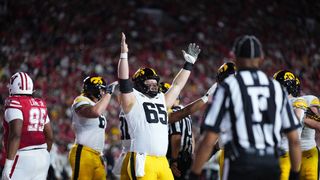 Iowa jumps out to big lead, dominates Wisconsin 37-0 (College Football)