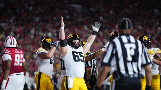 Iowa jumps out to big lead, dominates Wisconsin 37-0 (College Football)