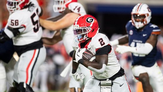 No. 10 Georgia overcomes slow start to beat Auburn for 9th straight time (College Football)