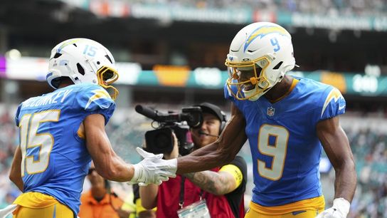 Cameron Dicker kicks Chargers to last-second win over Dolphins (NFL)