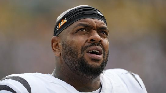 Chiefs bring back DL Mike Pennel (NFL)