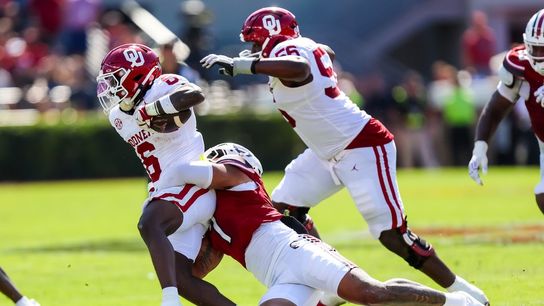 No. 14 Oklahoma sacks South Carolina offense in easy win (College Football)
