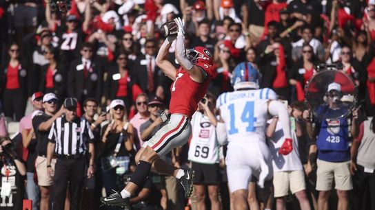 Lawson Luckie hauls in 3 TDs, No. 9 Georgia upsets No. 5 Ole Miss (College Football)