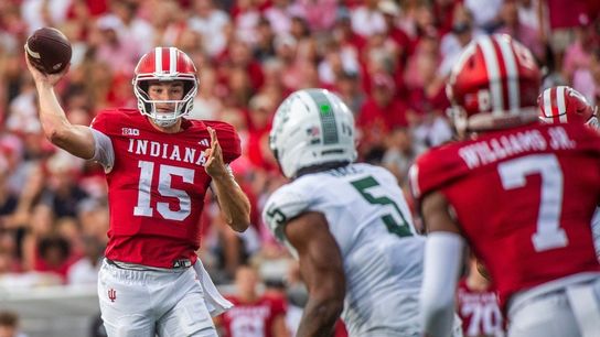 Fernando Mendoza throws for 4 TDs as No. 3 Indiana beats Michigan State (College Football)