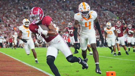 Pick-six sparks No. 6 Alabama to win over No. 11 Tennessee (College Football)