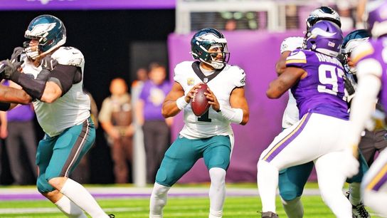 Jalen Hurts throws for 3 TDs, perfect rating as Eagles outlast Vikings (NFL)