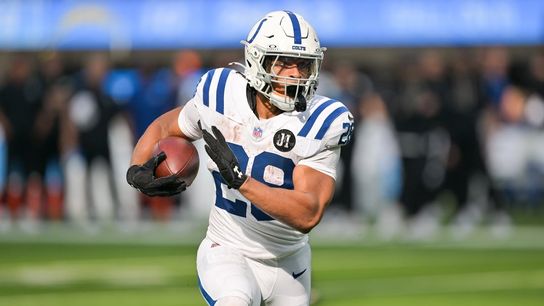 Colts continue strong start with balanced win over Chargers (NFL)