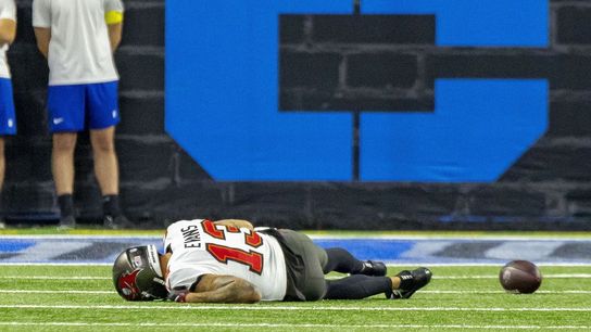 Injury-ravaged Bucs place WR Mike Evans (collarbone) on IR (NFL)