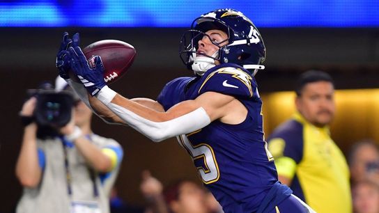 Justin Herbert (3 TDs), Chargers overwhelm skidding Vikings (NFL)