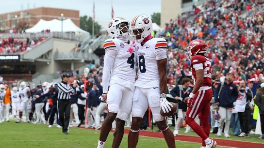 Rayshawn Pleasant's pick-six helps Auburn defeat Arkansas (College Football)