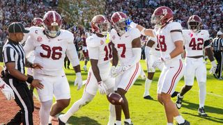No. 4 Alabama's late TD foils South Carolina's upset bid (College Football)