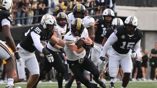 Timely plays push No. 10 Vanderbilt past No. 15 Missouri (College Football)
