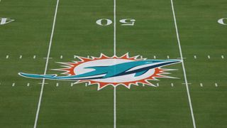 Former Dolphins star DL Manny Fernandez dies (NFL)