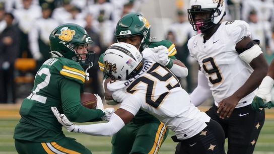 Sawyer Robertson. Baylor too strong for UCF (College Football)