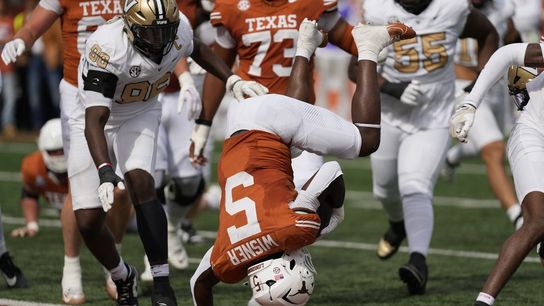 Arch Manning stokes No. 20 Texas to big lead, win against No. 9 Vanderbilt (College Football)