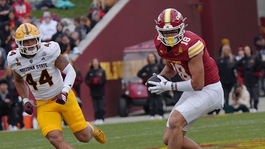 Iowa St. TE Benjamin Brahmer carted off field after collapsing (College Football)