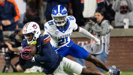 Kentucky's defense shuts down Auburn in low-scoring win (College Football)
