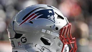 Reports: Patriots elevate Zak Kuhr to defensive coordinator (NFL)