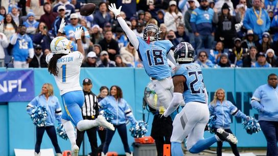 Justin Herbert's 3-TD day pushes Chargers past Titans (NFL)