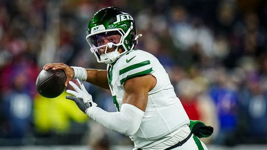 Report: Jets trading QB Justin Fields to Chiefs (NFL)