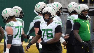 Report: Ex-Oregon LT Isaiah World recovering from torn ACL (College Football)