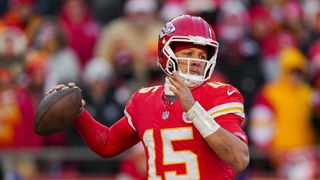 Chiefs QB Patrick Mahomes posts video of recovery progress (NFL)