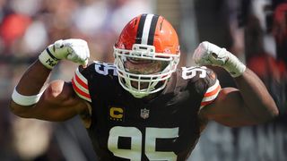 Reports: Browns finalizing trade with Rams for All-Pro DE Myles Garrett (NFL)